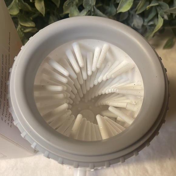 NIB a paw washer - Picture 2 of 5